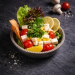 Akdeniz Salatası (Peynirli)